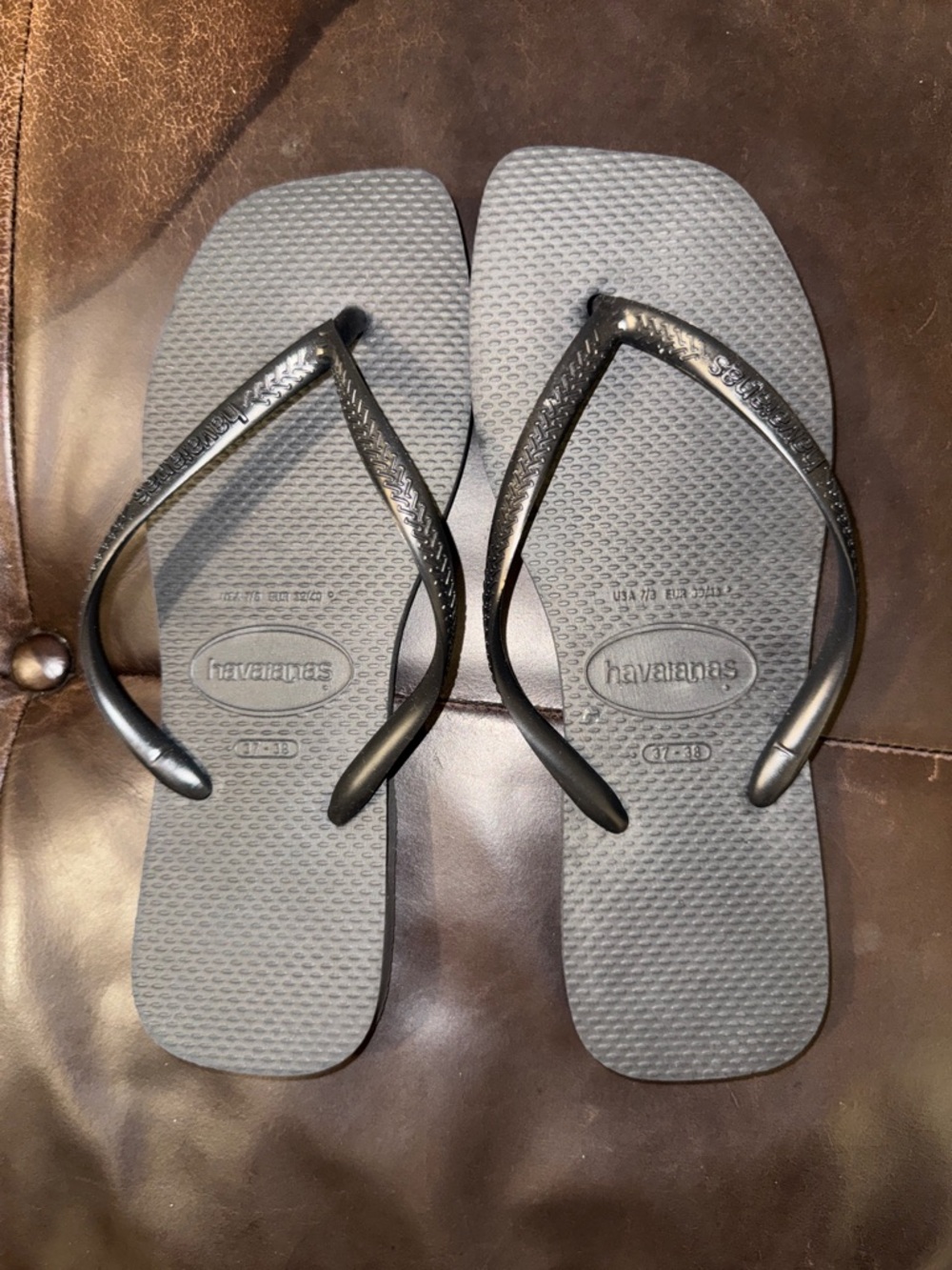 Havaianas Women’s Black Flip Flop Sandals
Size 37-38